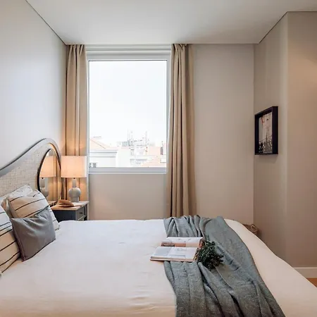 Anzio - 2 Bedrooms And Pool In Avenidas Novas *